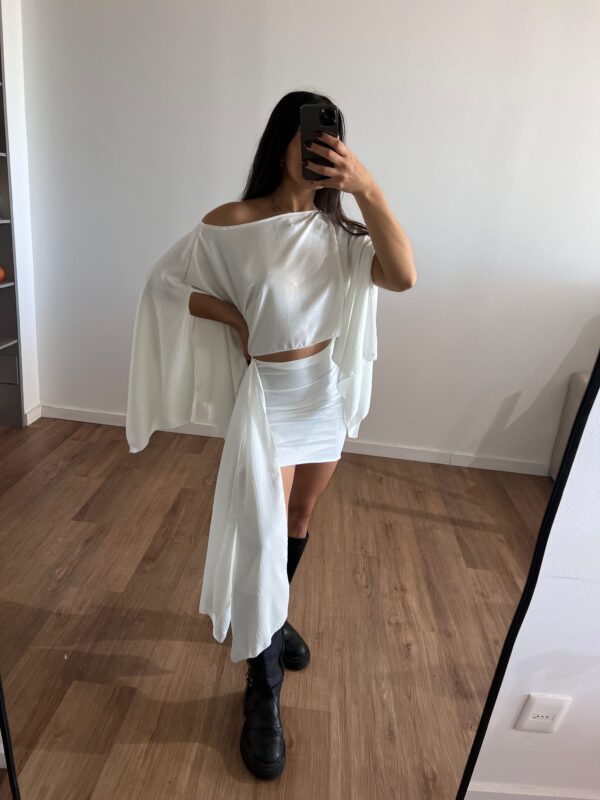 16855B9A-01F5-4E2A-A00F-5F08917EDA2F Conju Nilo Blanco