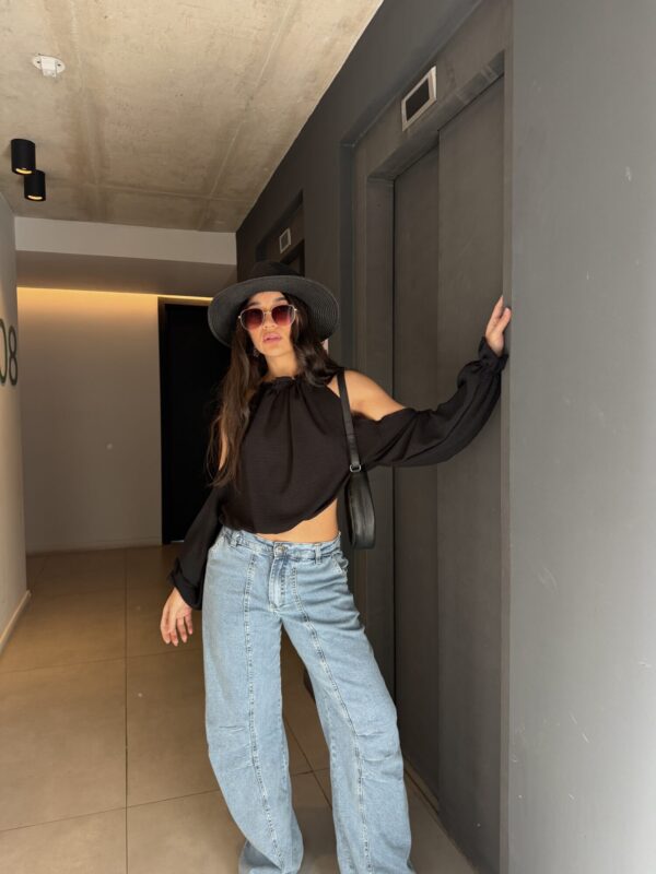 IMG_5463 Blusa Capri Negra