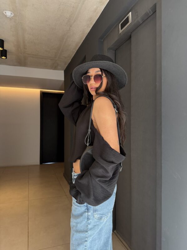 IMG_5471 Blusa Capri Negra